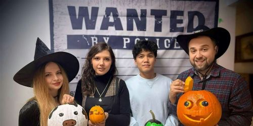 Halloween pumpkin carving\/painting workshop