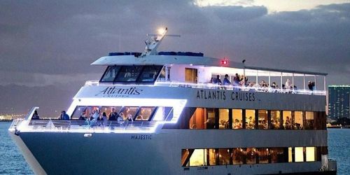 NAUFRAGO-SUNSET HALLOWEEN YACHT PARTY